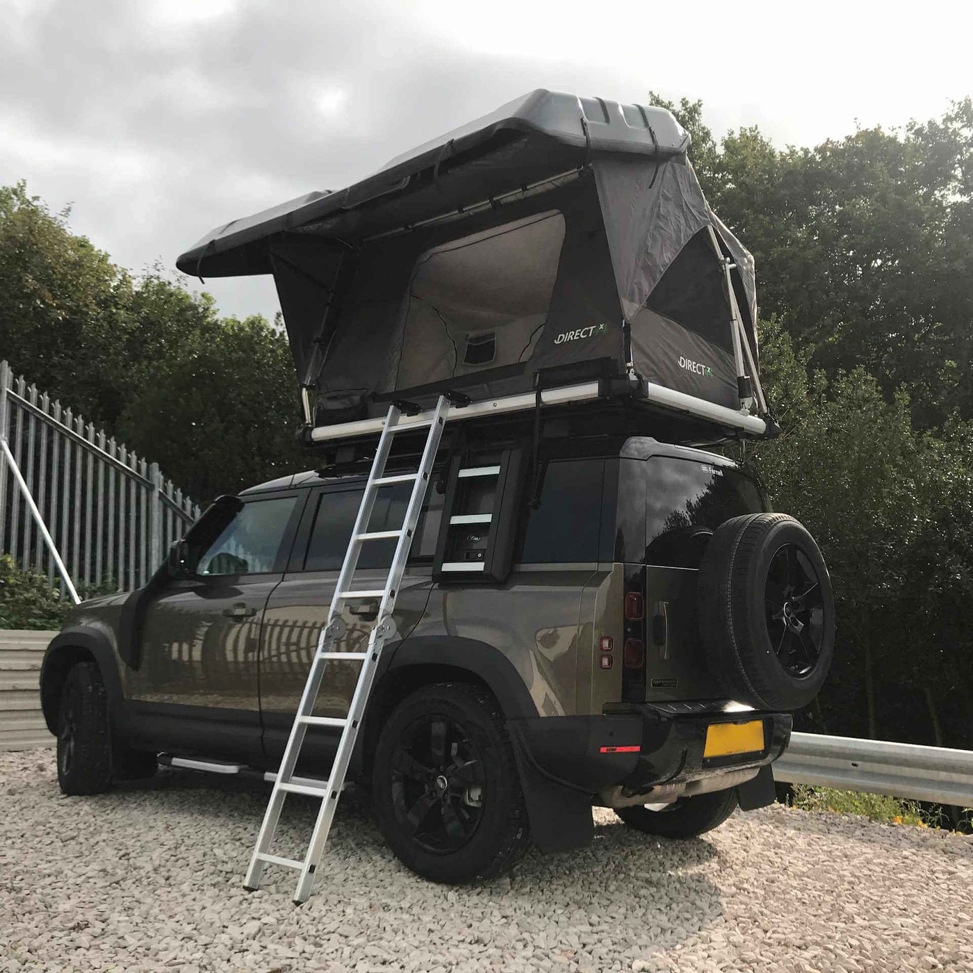 Direct4x4 Pathseeker Auto Solar rooftop tent
