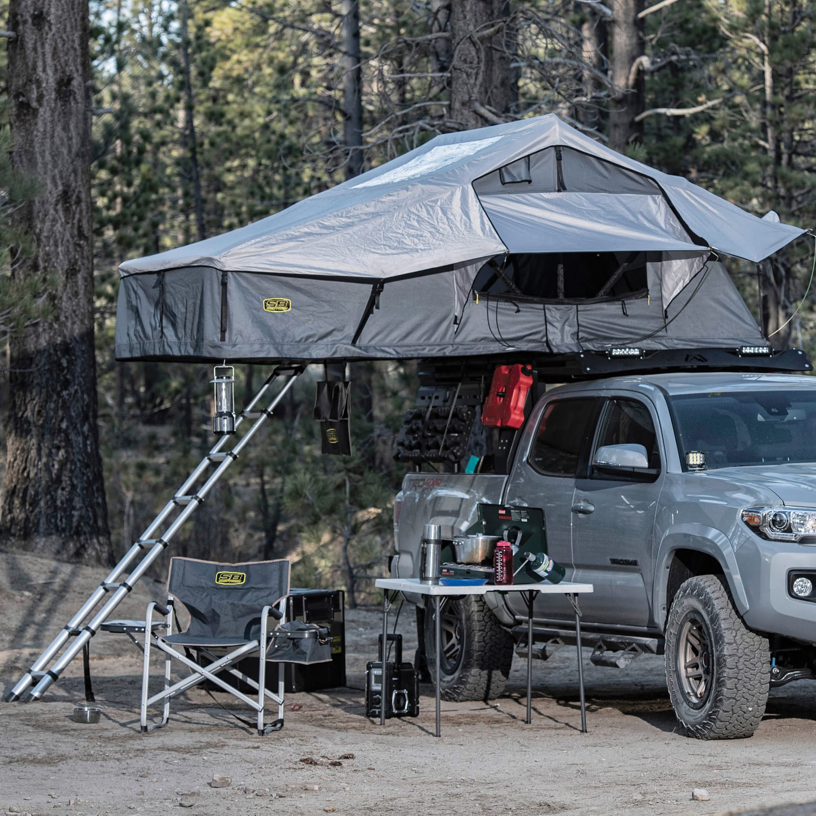 Smittybilt Gen2 Overlander XL Tent rooftop tent